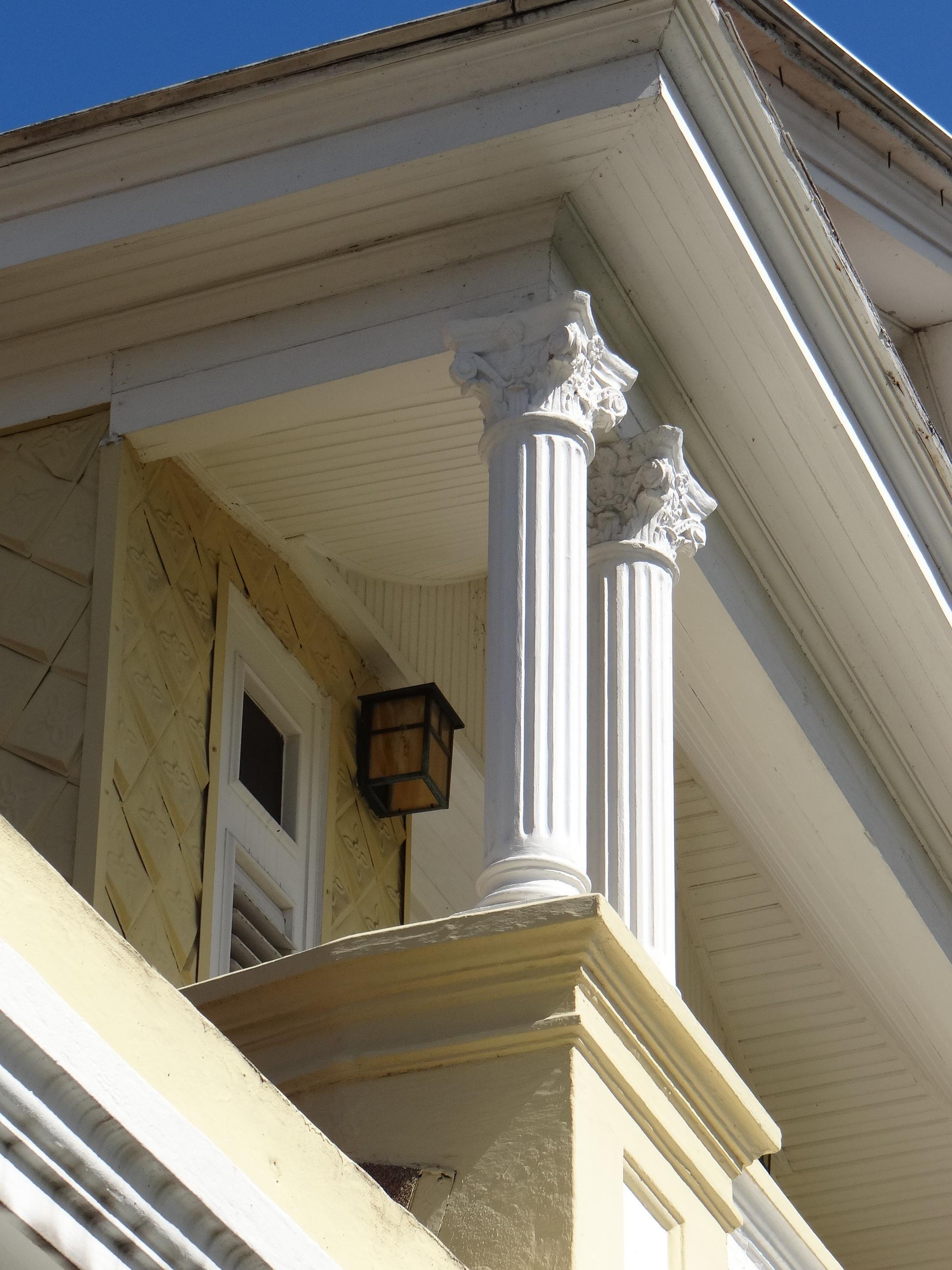 Casa La Giralda - Avenida Miramar, esquina calle Marti 651 - San Juan (Miramar) - 2014 00039